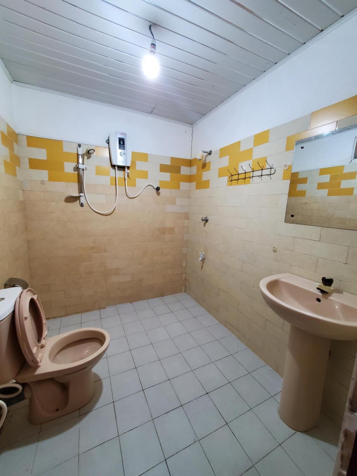 Clay Hut Village Полоннарува Экстерьер фото